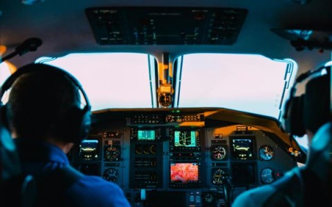 国际航班：泰国航空业因飞行员建议而面临混乱局面