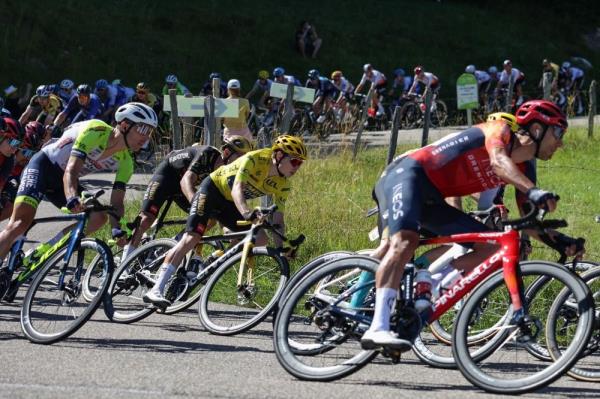 Vingegaard keeps Tour de France lead after Pogacar attack